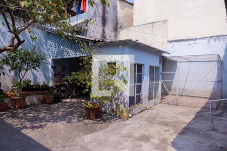 Casa à venda com 215m², 2 quartos e 4 vagasQuintal