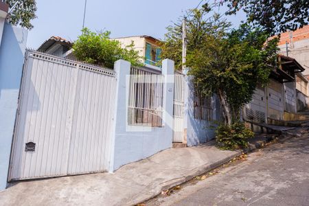 Casa à venda com 215m², 2 quartos e 4 vagasFachada