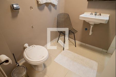 Banheiro de kitnet/studio para alugar com 1 quarto, 40m² em Consolação, São Paulo