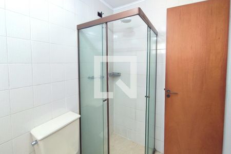 Banheiro  de apartamento à venda com 1 quarto, 74m² em Centro, Campinas