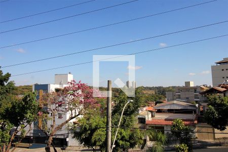 Vista da Sala de apartamento para alugar com 3 quartos, 75m² em Boa Vista, Belo Horizonte