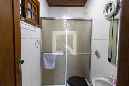 Casa à venda com 314m², 3 quartos e 3 vagas Casa à venda com 314m², 3 quartos e 3 vagasBanheiro de serviço