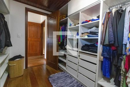 Casa à venda com 314m², 3 quartos e 3 vagas Casa à venda com 314m², 3 quartos e 3 vagasCloset da suíte