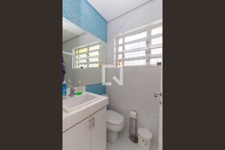 Casa à venda com 206m², 3 quartos e 2 vagasBanheiro