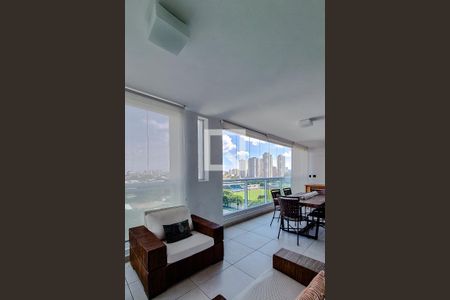 Apartamento para alugar com 3 quartos, 242m² em Água Branca, São Paulo
