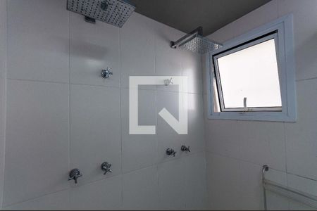 Apartamento para alugar com 242m², 3 quartos e 3 vagas Apartamento para alugar com 242m², 3 quartos e 3 vagasBanheiro do quarto 2 Suíte