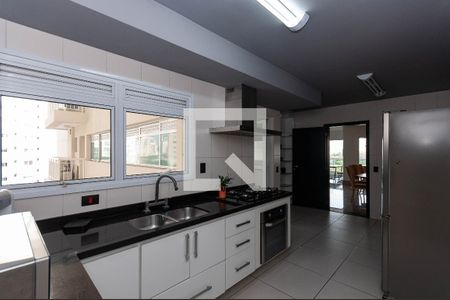 Apartamento para alugar com 242m², 3 quartos e 3 vagas Apartamento para alugar com 242m², 3 quartos e 3 vagasCozinha