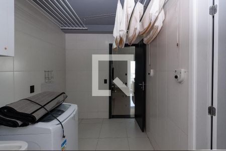 Apartamento para alugar com 242m², 3 quartos e 3 vagas Apartamento para alugar com 242m², 3 quartos e 3 vagasÁrea de Serviço