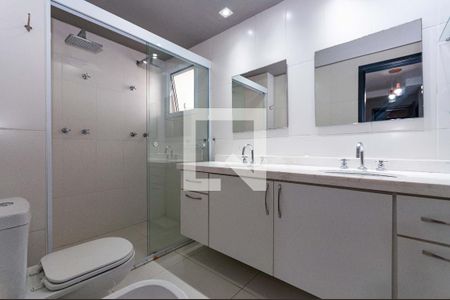Apartamento para alugar com 242m², 3 quartos e 3 vagas Apartamento para alugar com 242m², 3 quartos e 3 vagasBanheiro do quarto 2 Suíte