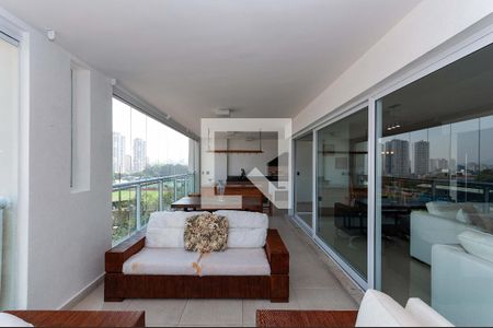 Apartamento para alugar com 242m², 3 quartos e 3 vagas Apartamento para alugar com 242m², 3 quartos e 3 vagasVaranda Sala