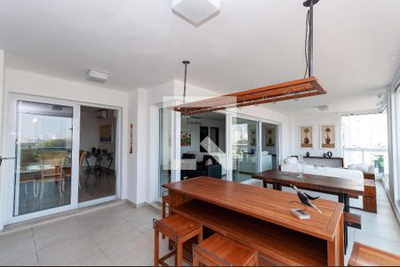 Apartamento para alugar com 242m², 3 quartos e 3 vagas Apartamento para alugar com 242m², 3 quartos e 3 vagasVaranda Sala