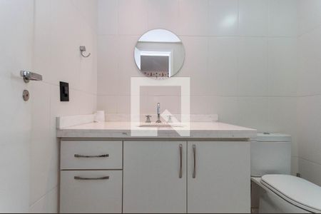 Apartamento para alugar com 242m², 3 quartos e 3 vagas Apartamento para alugar com 242m², 3 quartos e 3 vagasBanheiro do quarto 3 Suíte