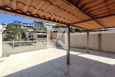 Casa à venda com 180m², 4 quartos e 2 vagas3º Pav