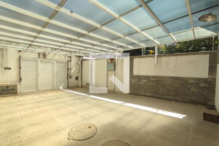 Casa à venda com 180m², 4 quartos e 2 vagas1º Pav - Área Externa