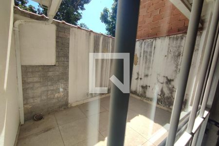 Casa à venda com 180m², 4 quartos e 2 vagas1º Pav - Área de Serviço