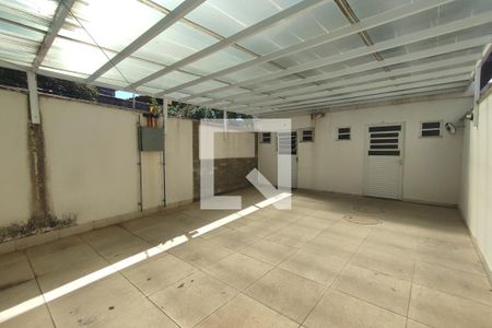 Casa à venda com 180m², 4 quartos e 2 vagas1º Pav - Área Externa