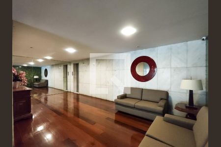 Apartamento à venda com 120m², 4 quartos e 2 vagasFachada e portaria