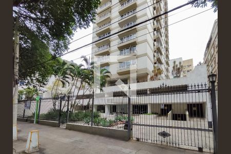 Apartamento à venda com 120m², 4 quartos e 2 vagasFachada e portaria