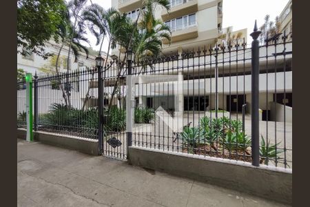 Apartamento à venda com 120m², 4 quartos e 2 vagasFachada e portaria