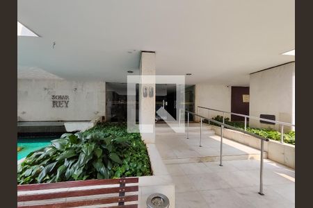 Apartamento à venda com 120m², 4 quartos e 2 vagasFachada e portaria