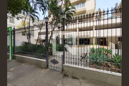 Apartamento à venda com 120m², 4 quartos e 2 vagasFachada e portaria