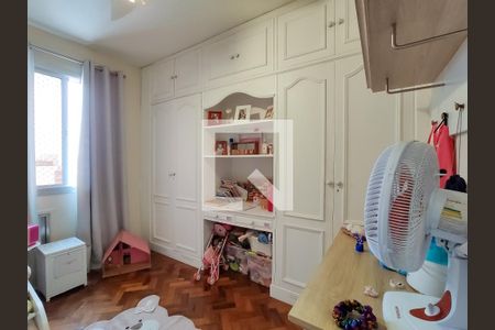 Apartamento à venda com 120m², 4 quartos e 2 vagasQuarto 2