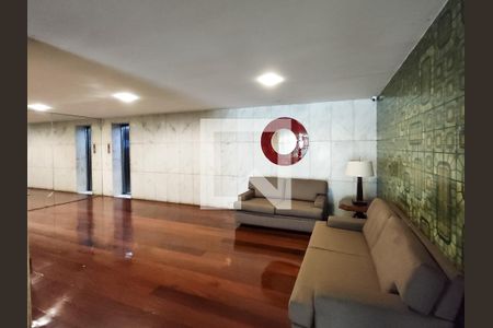 Apartamento à venda com 120m², 4 quartos e 2 vagasFachada e portaria