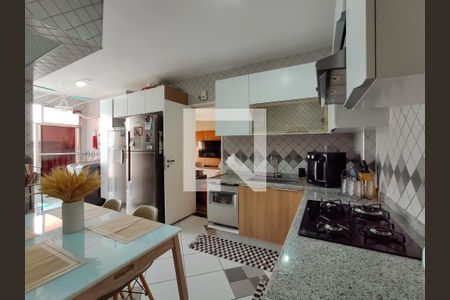 Apartamento à venda com 120m², 4 quartos e 2 vagasCozinha