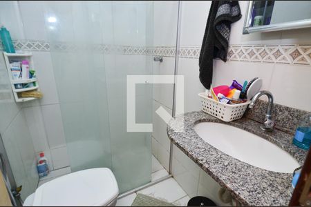 Casa à venda com 104m², 4 quartos e 2 vagasBanheiro social