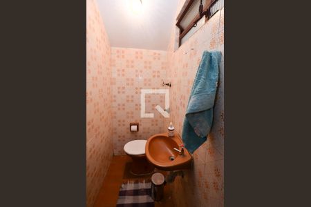 Casa à venda com 104m², 4 quartos e 2 vagasLavabo