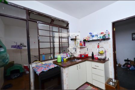 Casa à venda com 104m², 4 quartos e 2 vagasCozinha