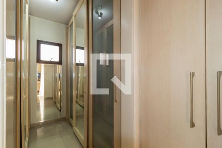 Apartamento à venda com 300m², 4 quartos e 4 vagasCloset - Suíte 3