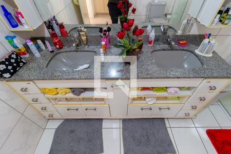 Apartamento à venda com 300m², 4 quartos e 4 vagasDetalhe Banheiro - Suíte 3