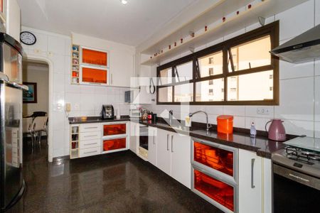 Apartamento à venda com 300m², 4 quartos e 4 vagasCozinha
