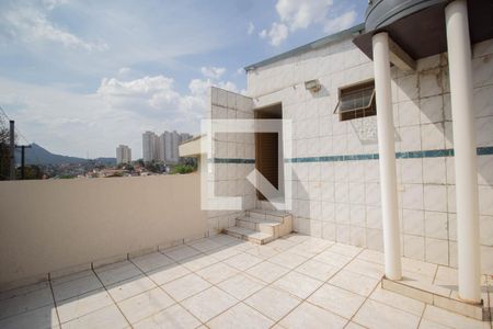 Casa para alugar com 240m², 2 quartos e sem vagaVaranda
