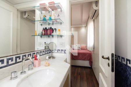 Apartamento à venda com 200m², 3 quartos e 4 vagasBanheiro Suíte 2