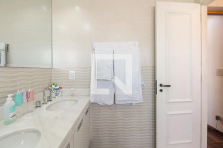 Apartamento à venda com 200m², 3 quartos e 4 vagasBanheiro Suíte 1