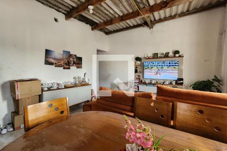 Casa à venda com 180m², 1 quarto e 1 vaga Casa à venda com 180m², 1 quarto e 1 vagaEdicula 2