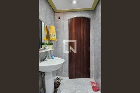 Casa à venda com 180m², 1 quarto e 1 vagaBanheiro 2