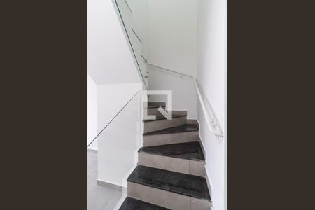 Escada de casa à venda com 2 quartos, 70m² em Canaa, Belo Horizonte