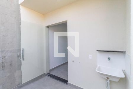 Casa à venda com 70m², 2 quartos e 2 vagas Casa à venda com 70m², 2 quartos e 2 vagasÁrea de serviço