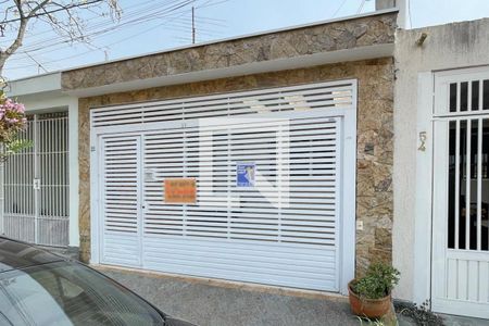 Casa à venda com 147m², 3 quartos e 2 vagas Casa à venda com 147m², 3 quartos e 2 vagasFachada