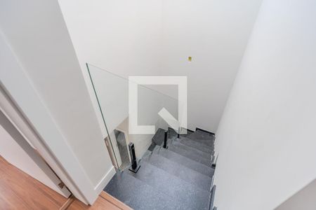 Casa à venda com 77m², 3 quartos e 2 vagas Casa à venda com 77m², 3 quartos e 2 vagasEscadas