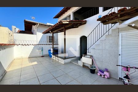 Casa à venda com 263m², 4 quartos e 6 vagasÁrea Externa