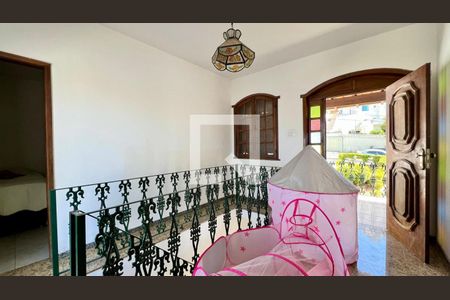 Casa à venda com 263m², 4 quartos e 6 vagas2º andar