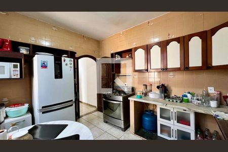 Casa à venda com 263m², 4 quartos e 6 vagasCozinha