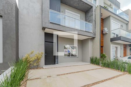 Casa de condomínio à venda com 144m², 3 quartos e 2 vagas Casa de condomínio à venda com 144m², 3 quartos e 2 vagasFachada