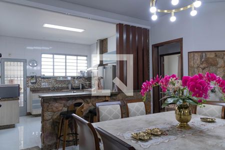 Casa à venda com 375m², 3 quartos e 4 vagasCopa