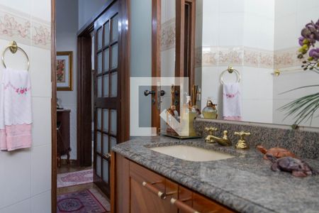 Casa à venda com 375m², 3 quartos e 4 vagasBanheiro Social