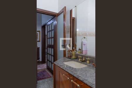 Casa à venda com 375m², 3 quartos e 4 vagasBanheiro Social